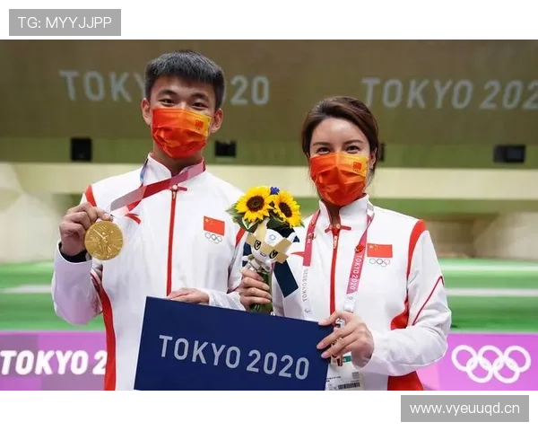 杜丽手里那个包，普通人真没资格碰，光这点就够让朋友圈炸开锅了