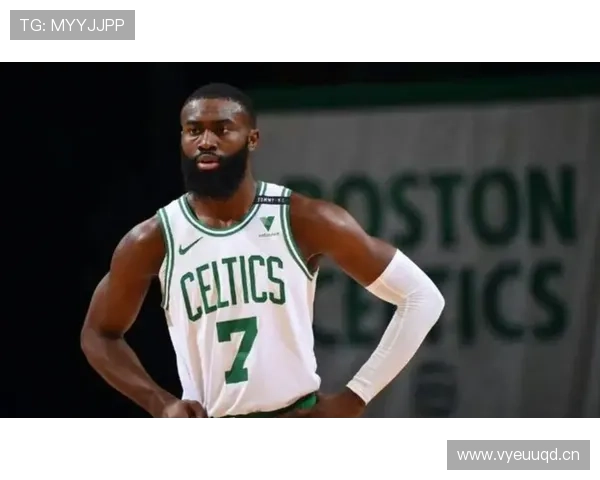 杰伦·布朗无球跑动增加命中率拉开与队友得分差距