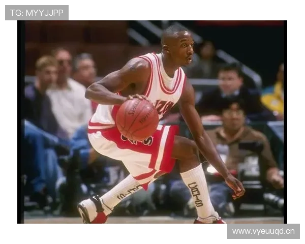 贾森·特里利用无球跑动提升三分命中率明显拉开进攻空间